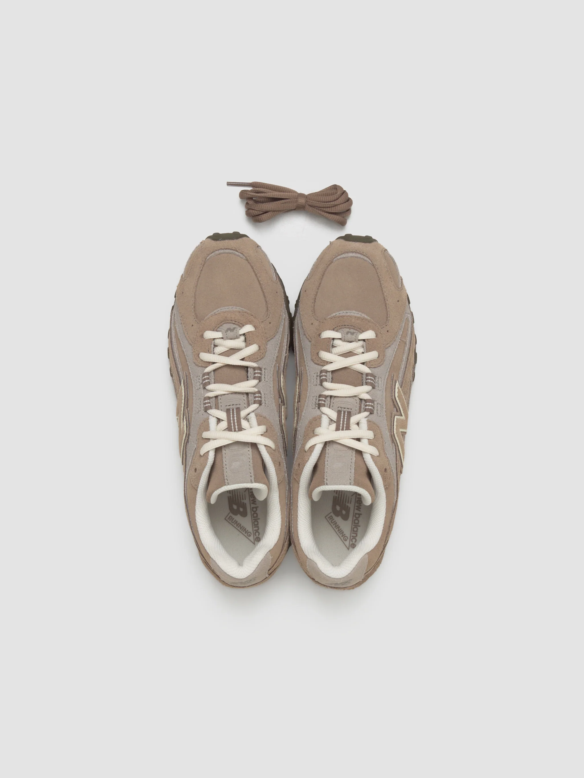 204L Sneaker in Mushroom - Image 3