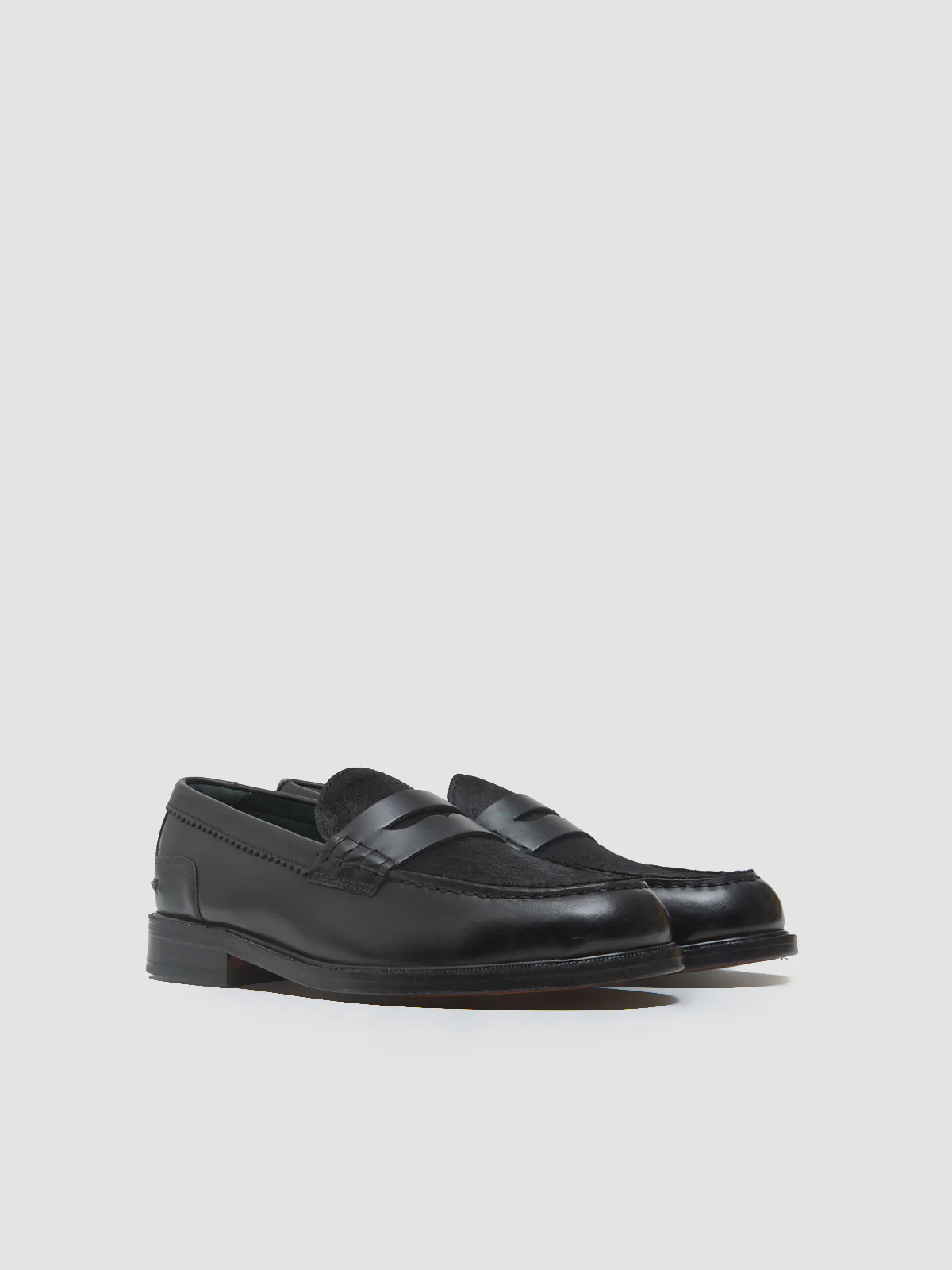 Craft James Loafers in Black - Image 3