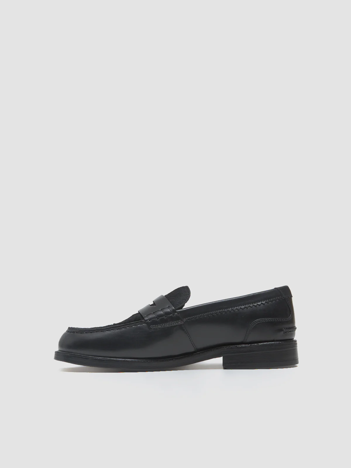 Craft James Loafers in Black - Image 7