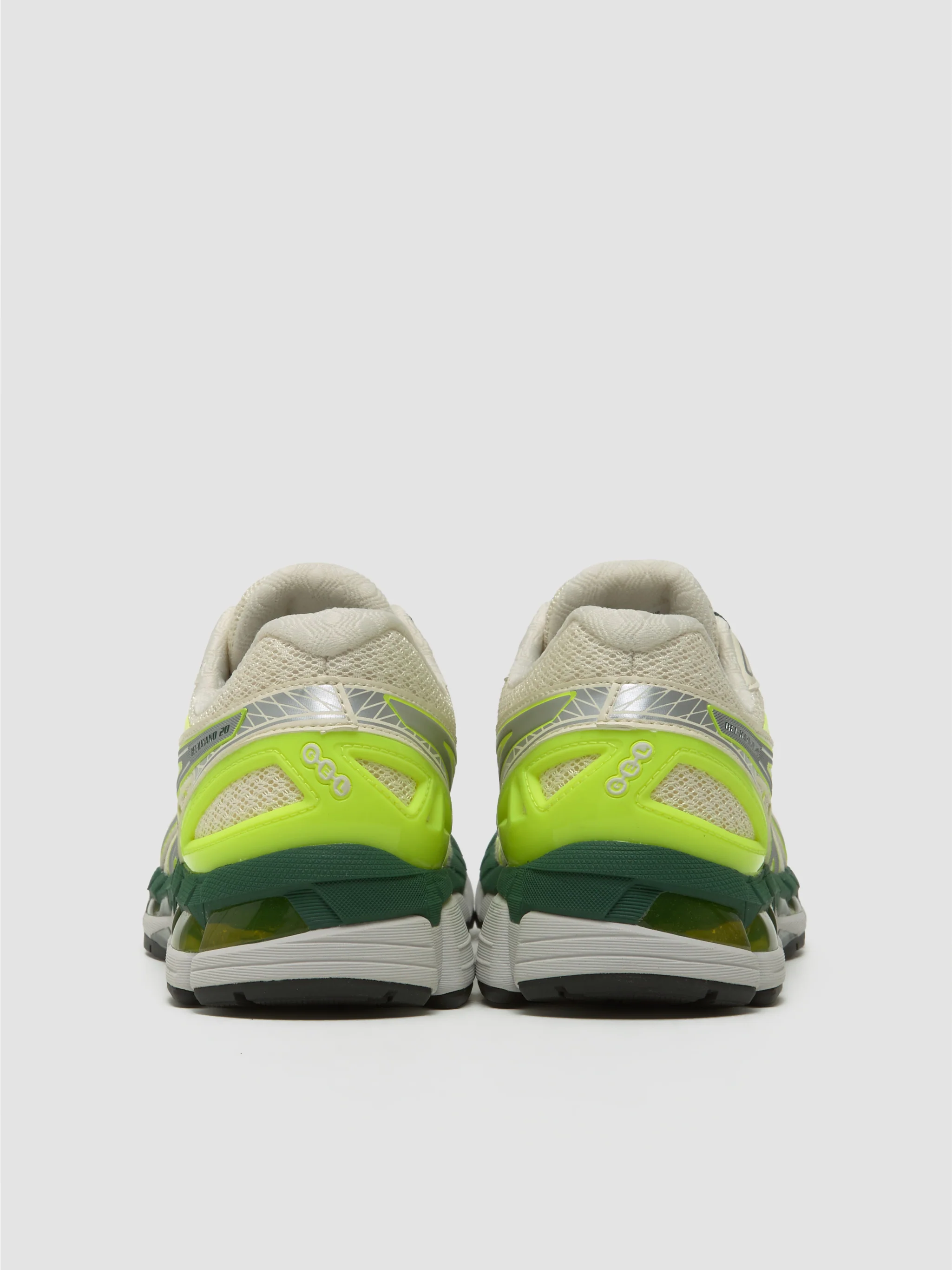 GEL-KAYANO 20 Sneaker in Cream & Pure Silver - Image 4