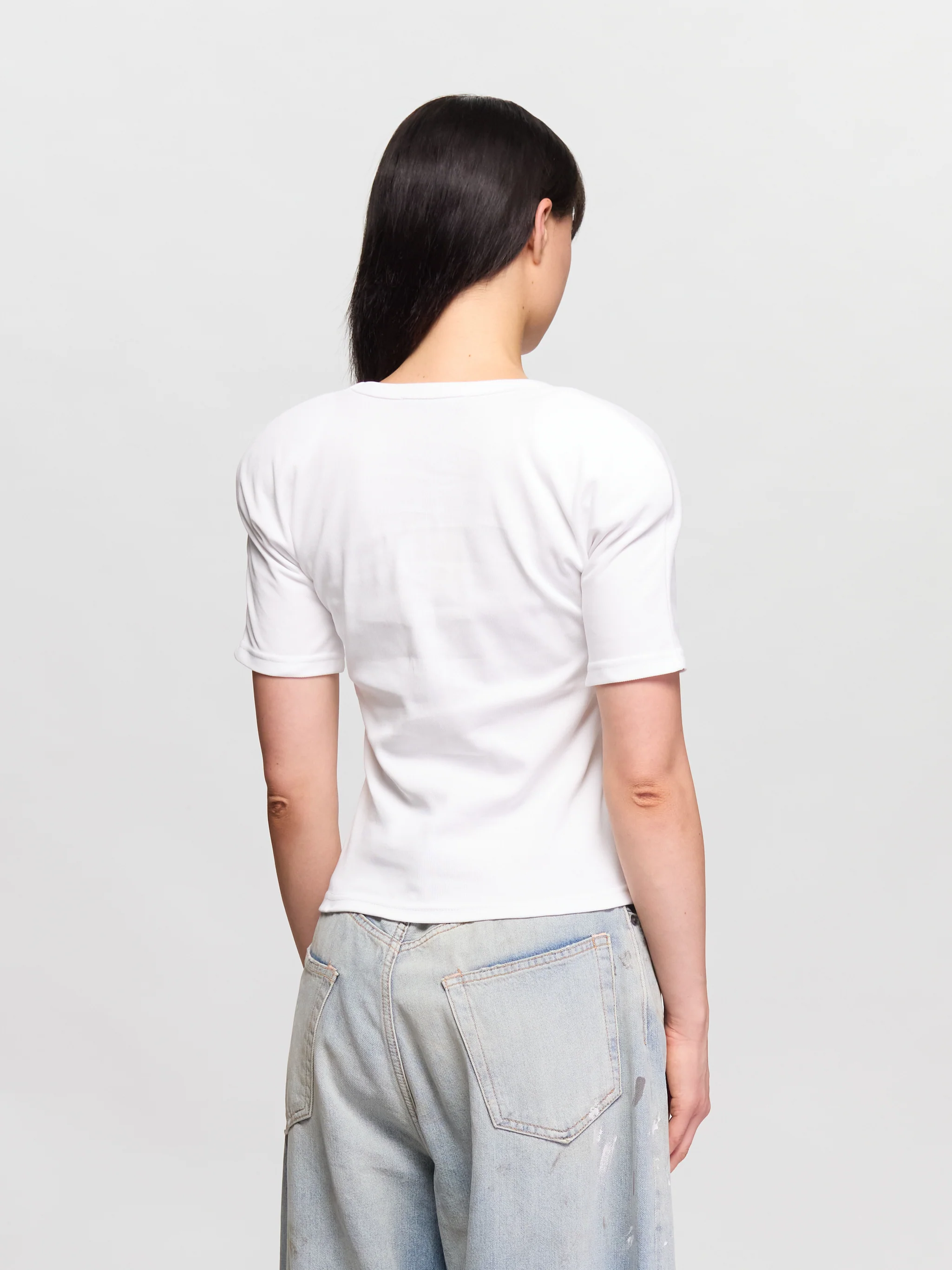 Le T-Shirt Ovalo in White - Image 3