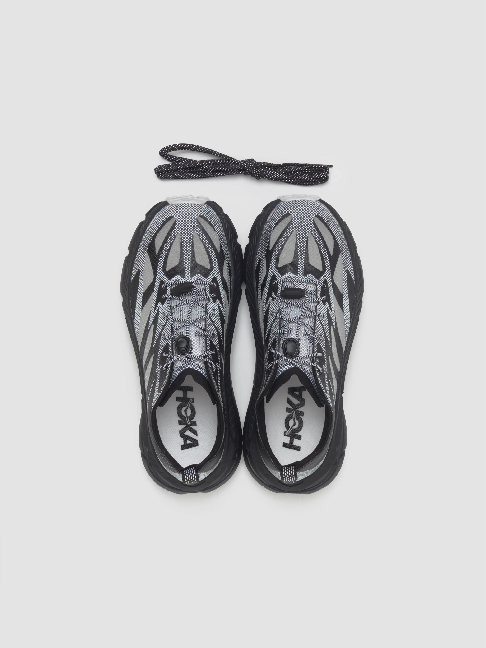 Mafate Speed 4 Lite TS Sneaker in Black & White - Image 3