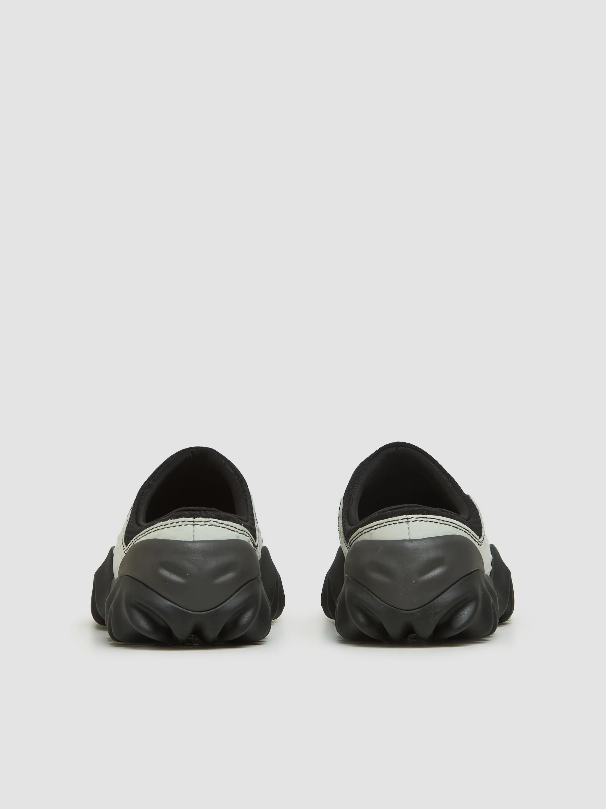 Ostrich Chop Saw Mule in White - Image 4