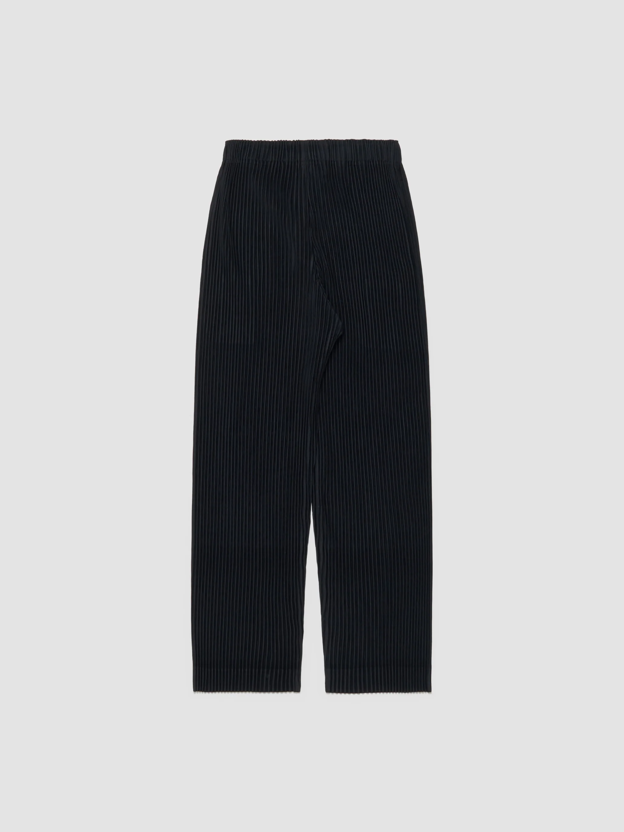 Pleated Basic Trousers in Black - Image 4