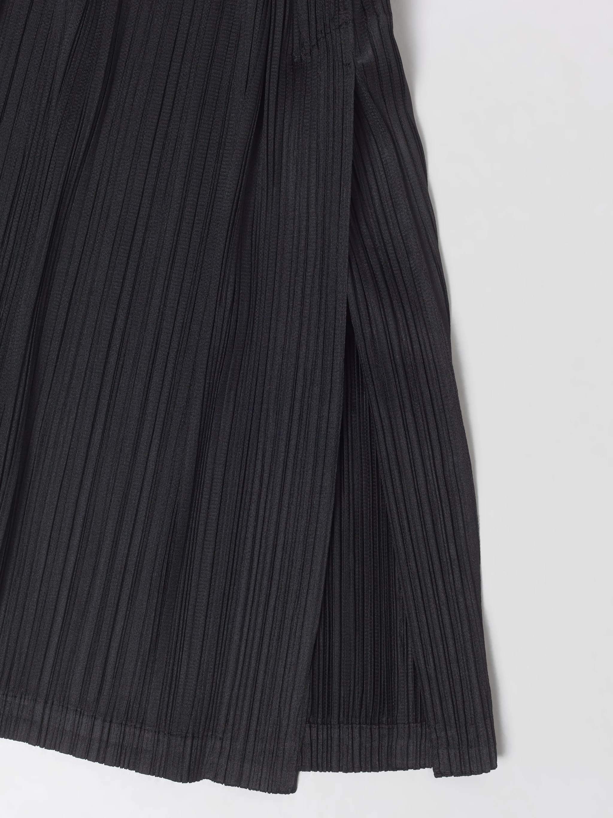 Pleated Long Sleeved Dress in Black - Image 3