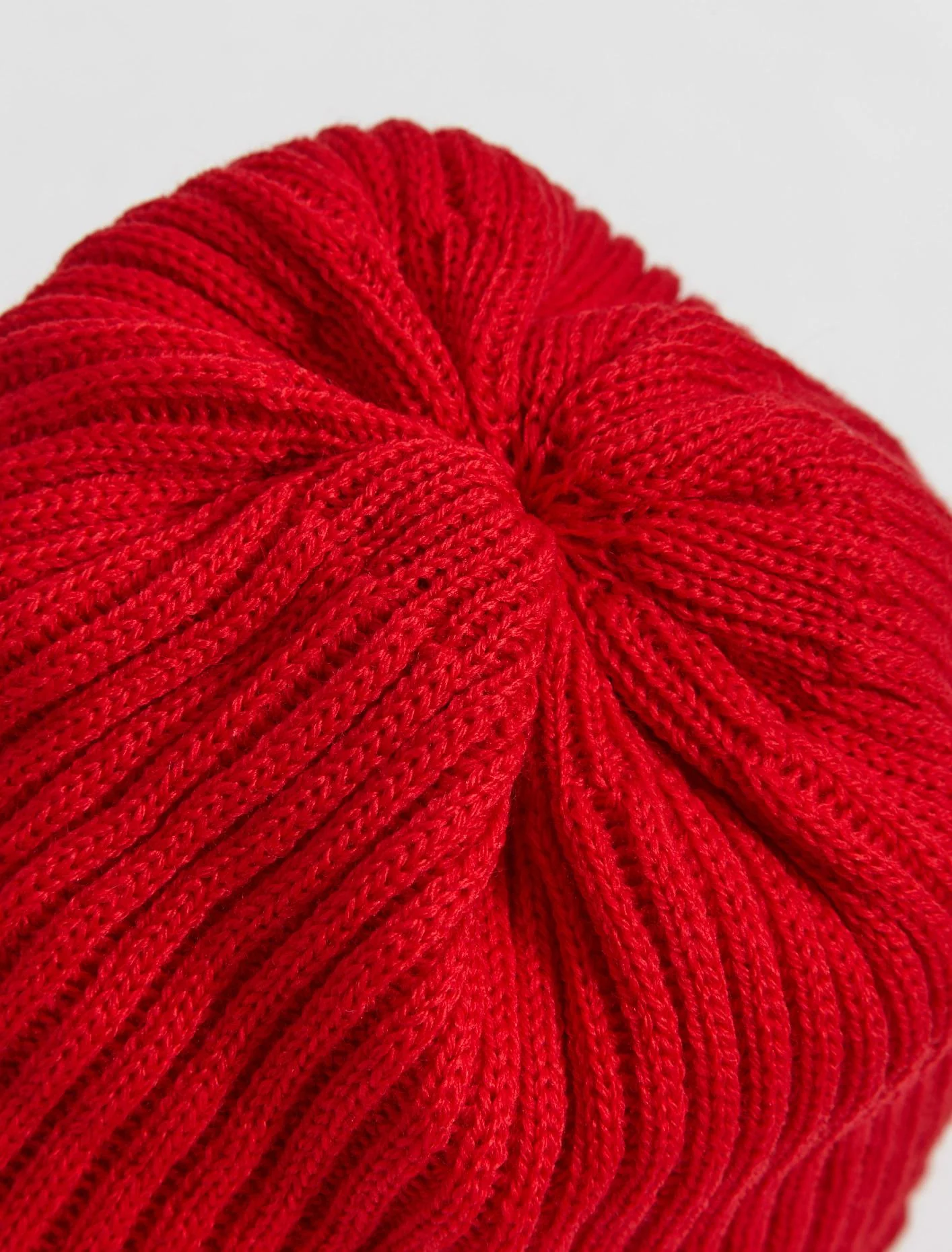 Ribbed Knit Beanie in Red - Image 3