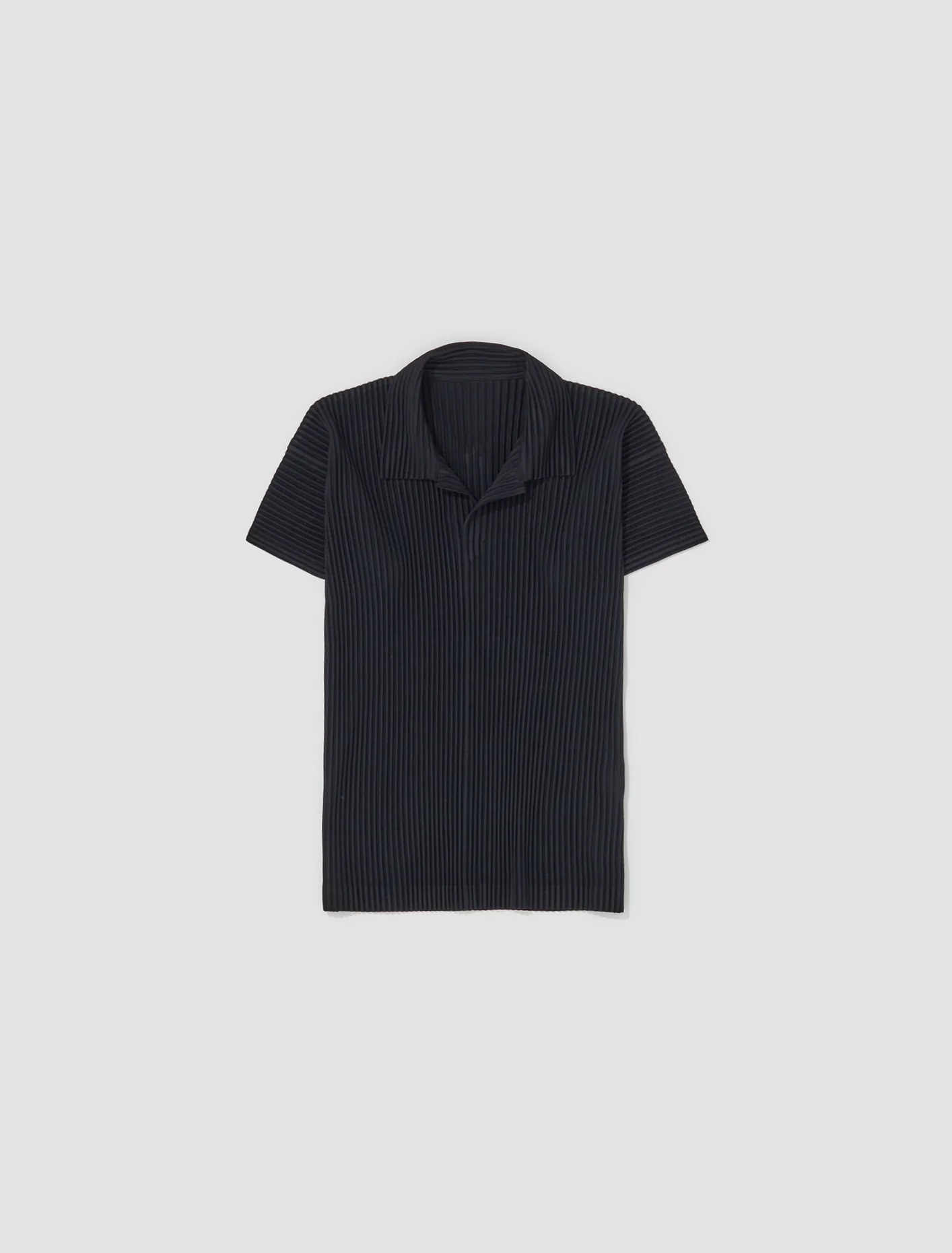Short-Sleeved Pleated Polo Shirt in Black - Image 5
