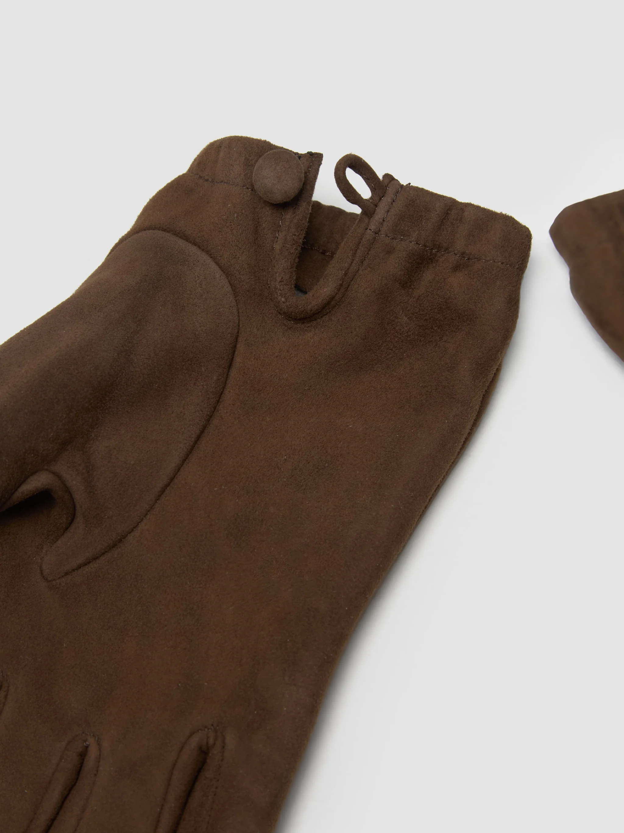 Suede Leather Gloves in Cacao - Image 3