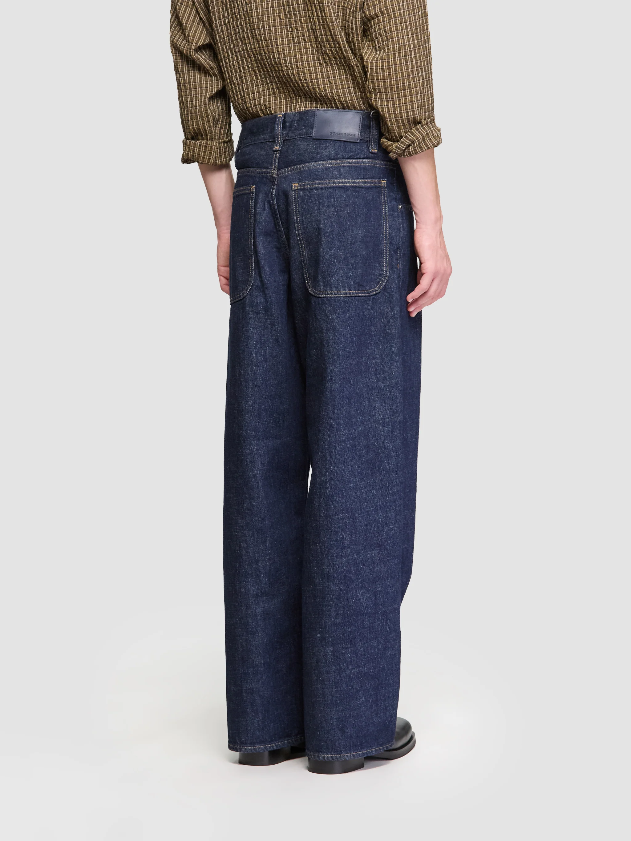 Super Wide Jeans in Simple Rinse Blue - Image 3