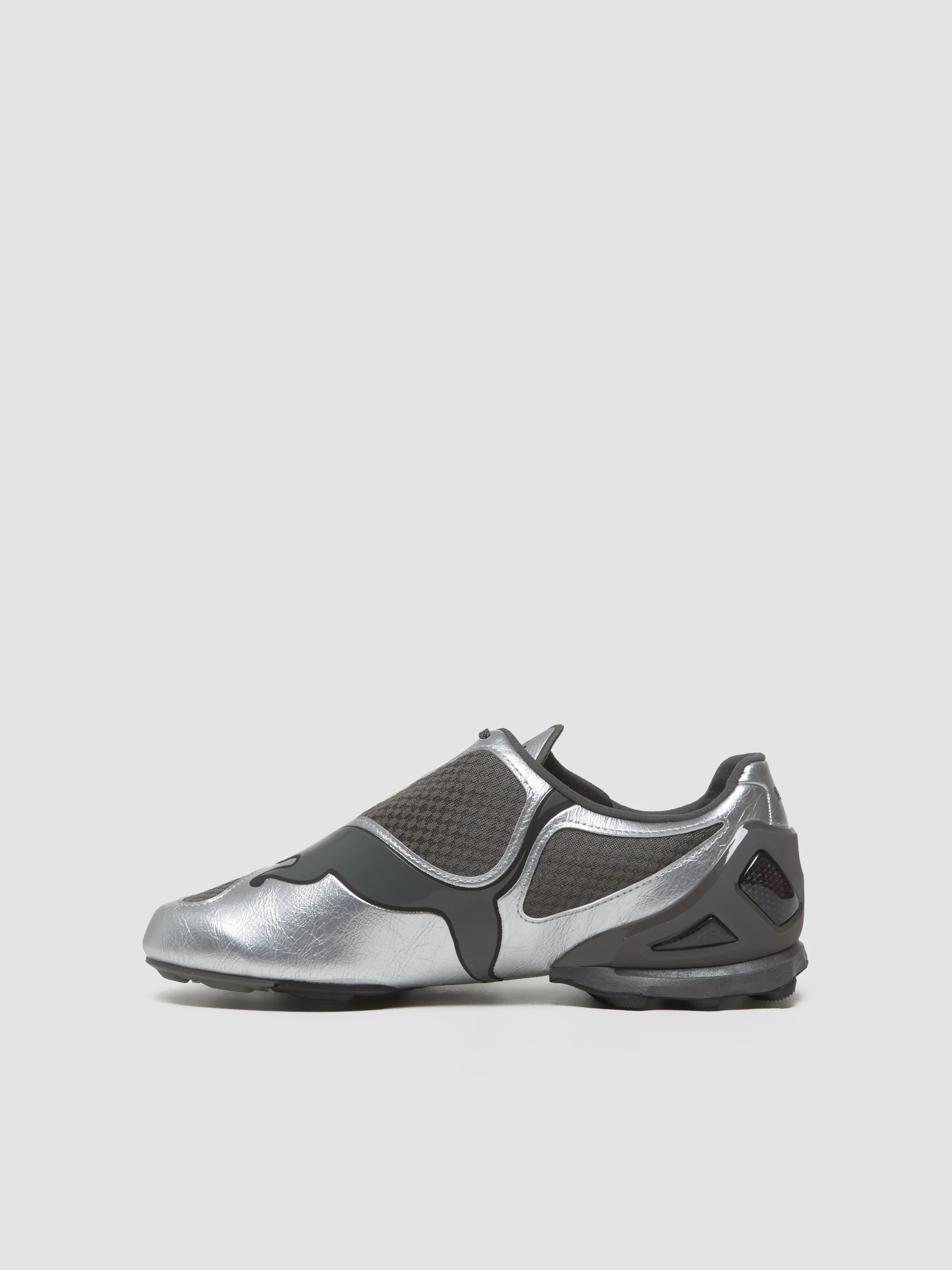 V-S1 Metallic Sneaker in Gray & Black - Image 7
