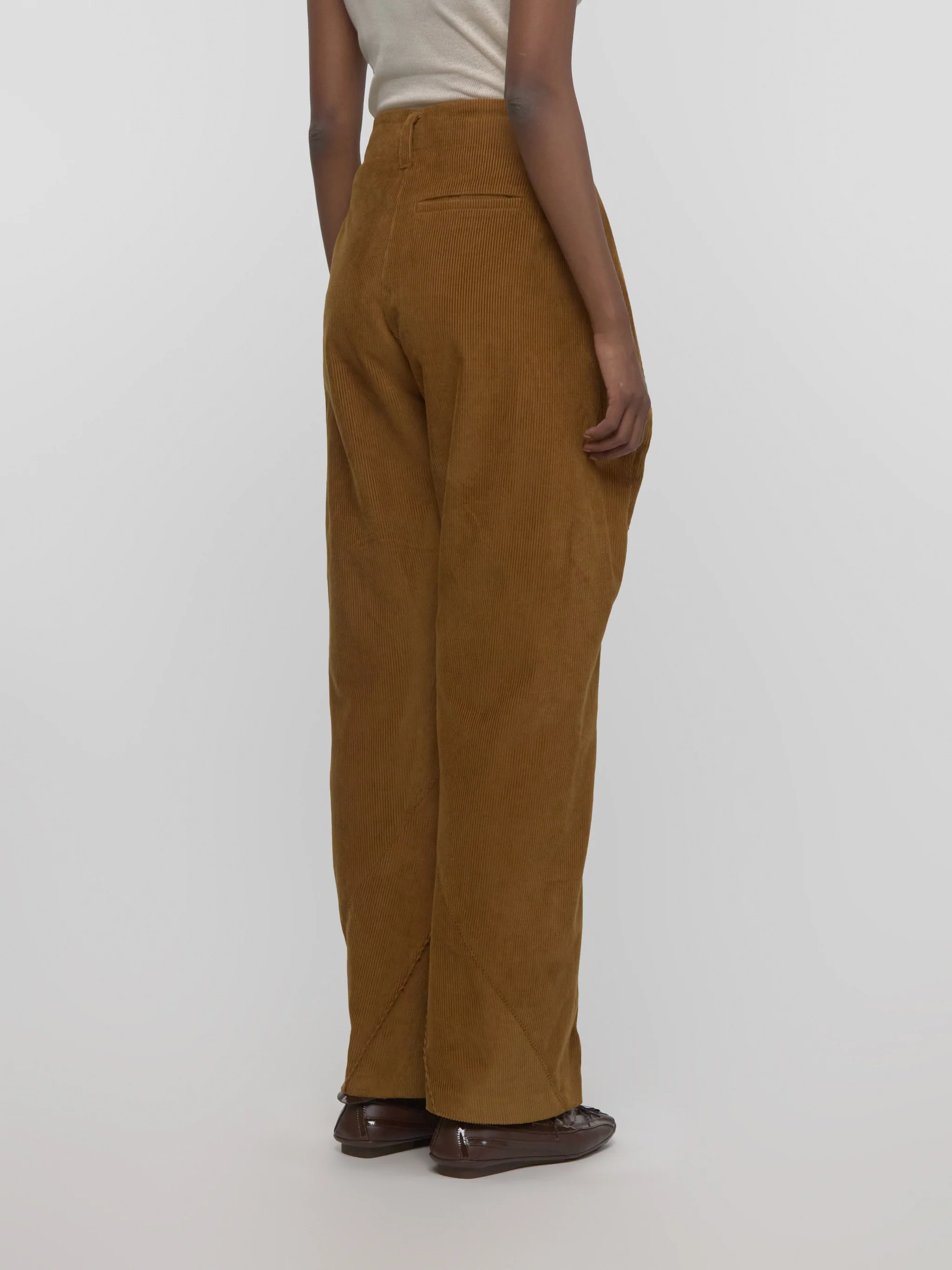 Venari Trouser in Honey - Image 3