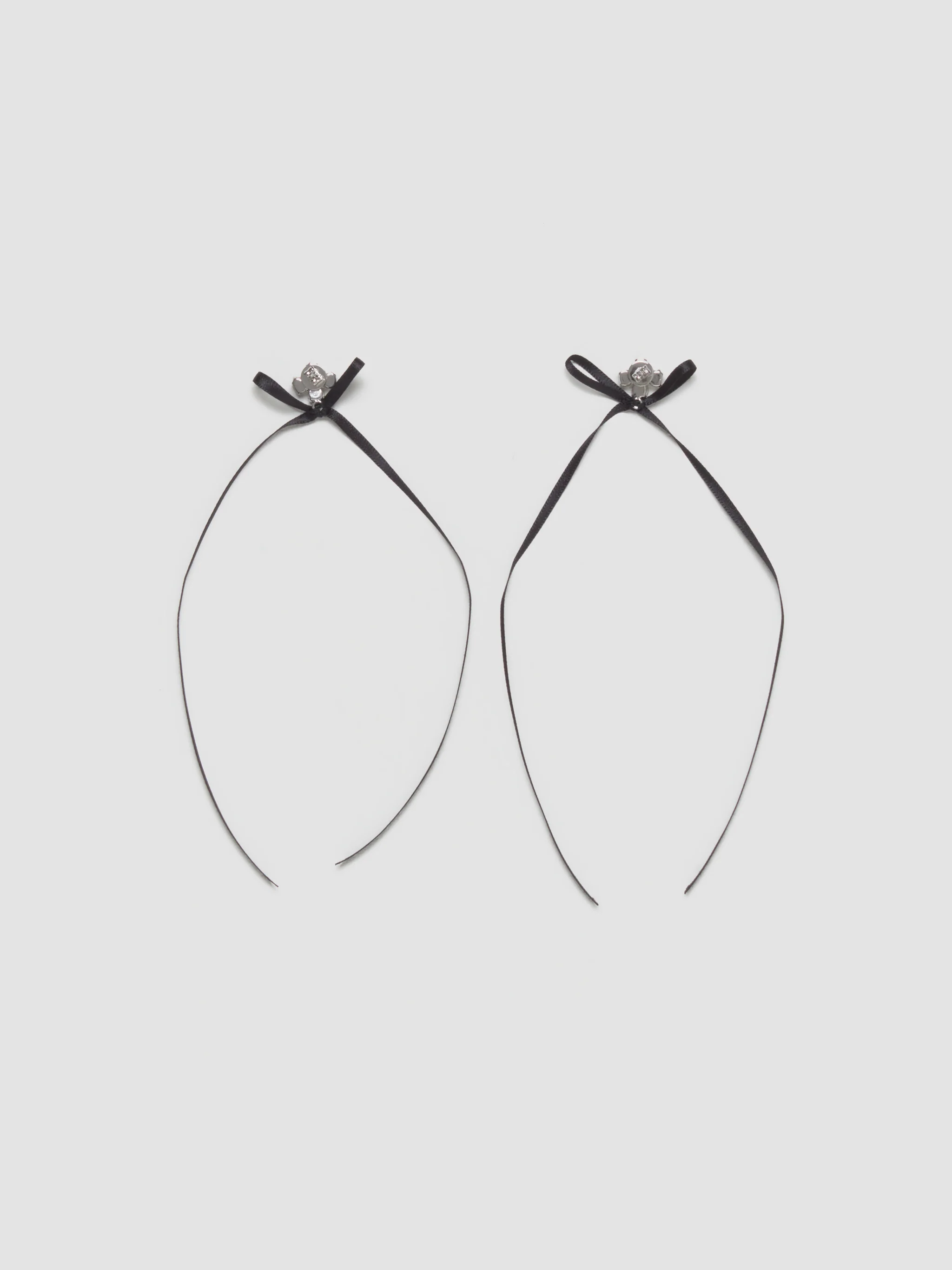 Victorian Bow Ribbon Stud Earrings in Crystal & Black - Image 4