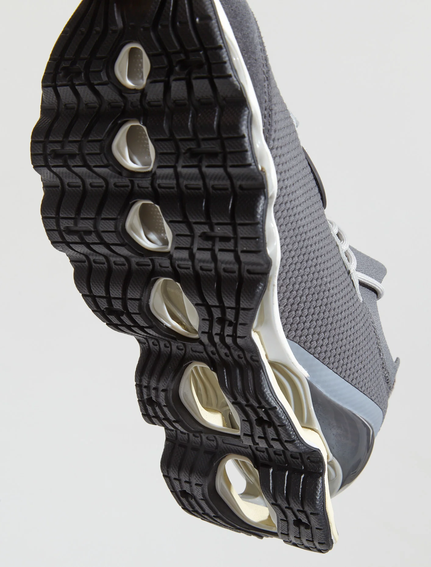 Wave Prophecy Beta Sneaker in Quiet Shade - Image 5
