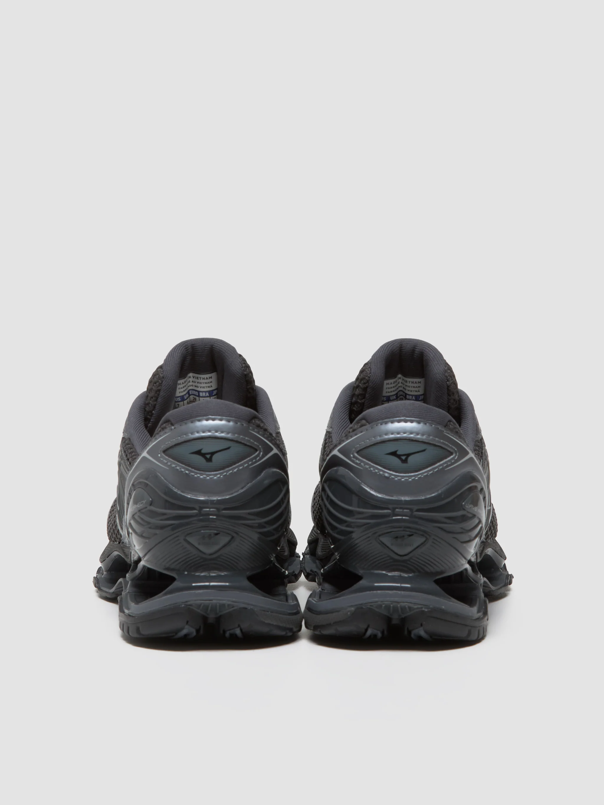 Wave Prophecy LS Sneaker in Black Sand & Metallic Gray - Image 4