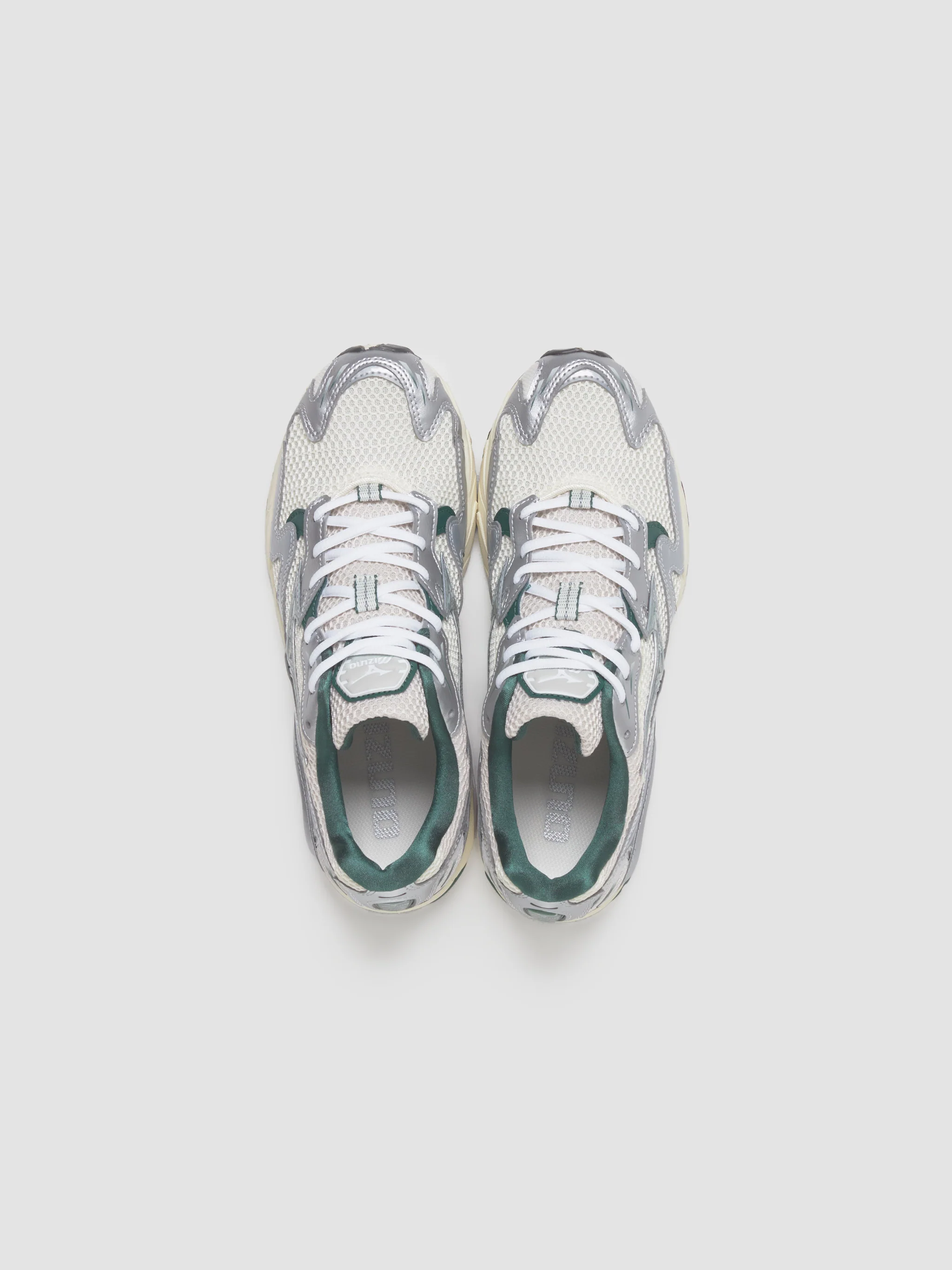 Wave Rider 10 Sneaker in Snow White & Bistro Green - Image 3