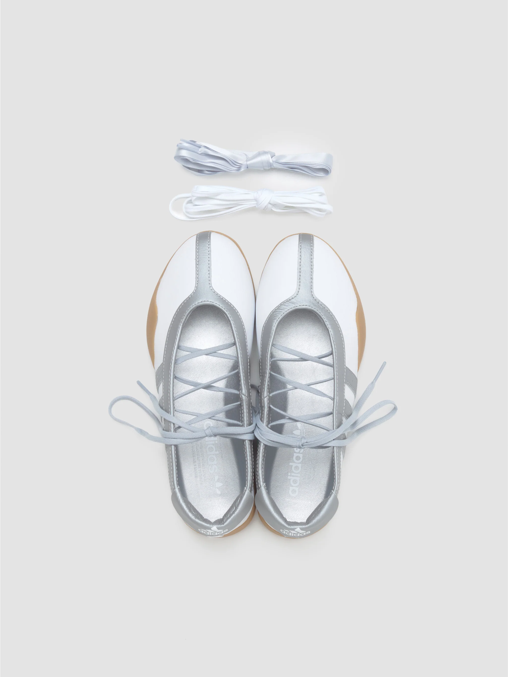 WMNS Taekwondo Mei Ballet Sneaker in White & Silver Metallic - Image 3