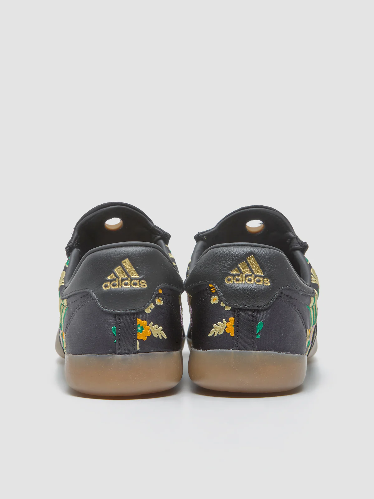 WMNS Taekwondo Mei Sneaker in Core Black & Gold Metallic - Image 4