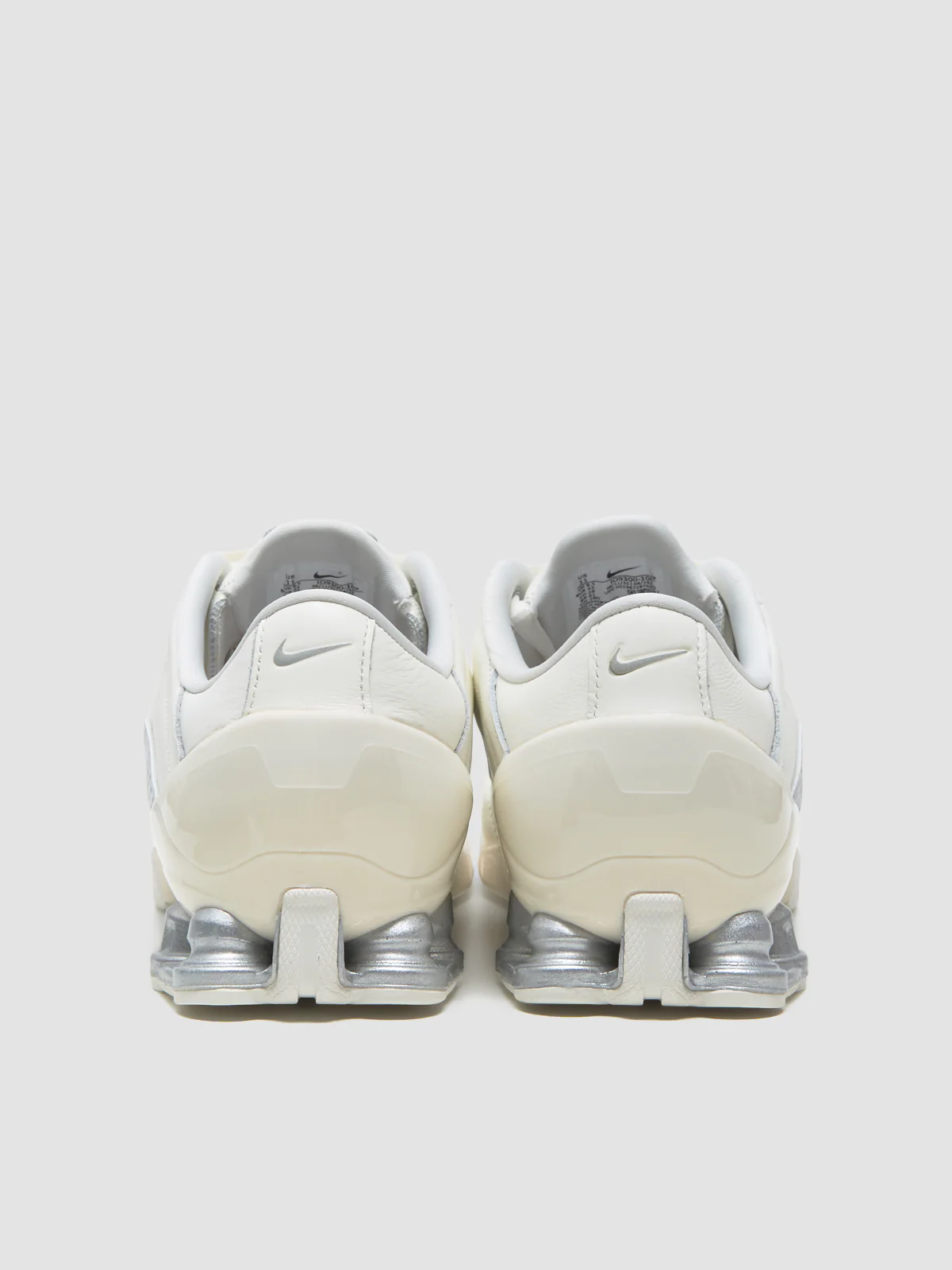 WMNS Total 90 Shox Magia Sneaker in Sail & Metallic Silver - Image 4