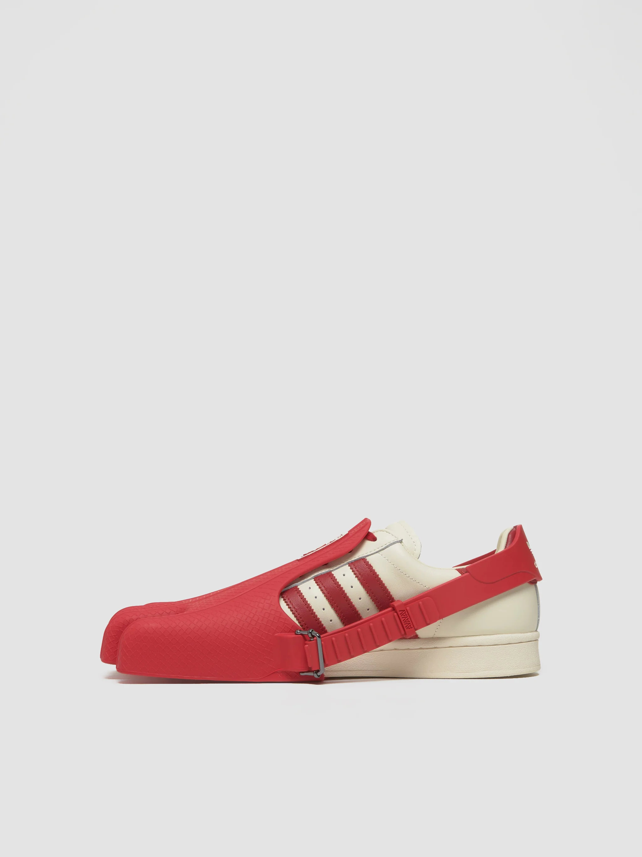 x Avavav Superfinger Superstar Sneaker in Better Scarlet & Off White - Image 6