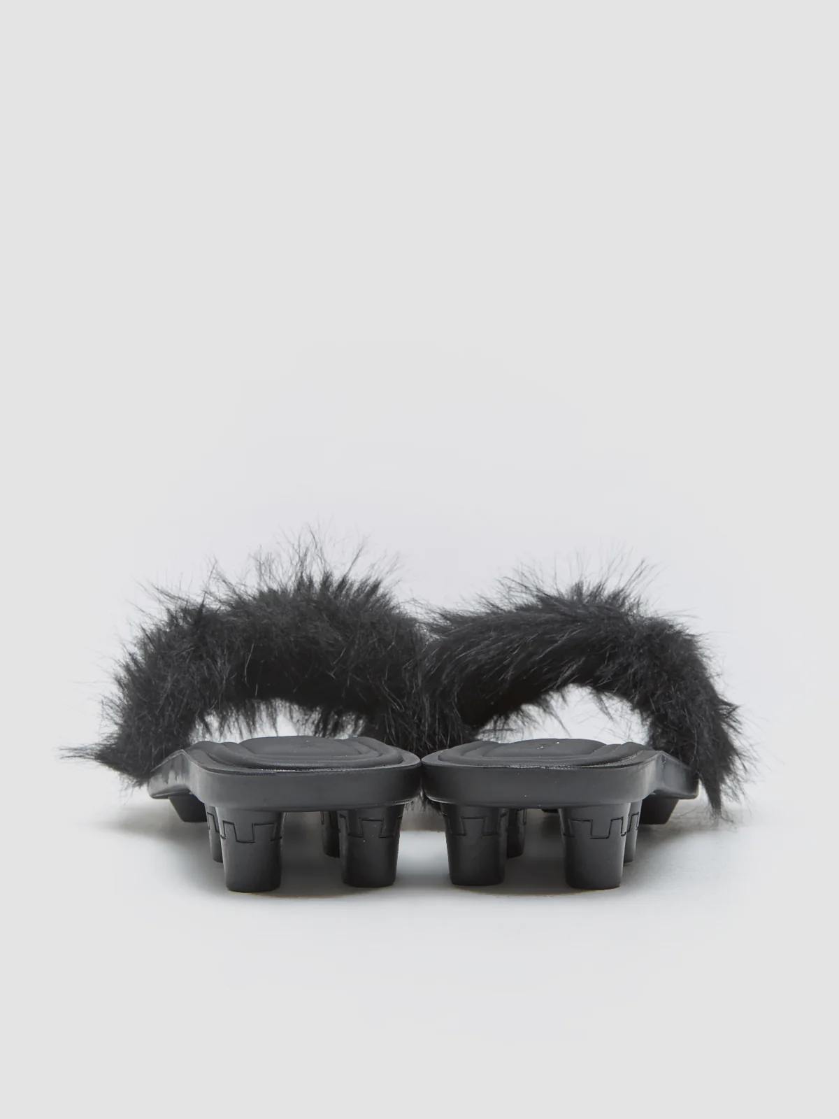 x FENTY WMNS Chic Fur Slide in Black & Silver - Image 4