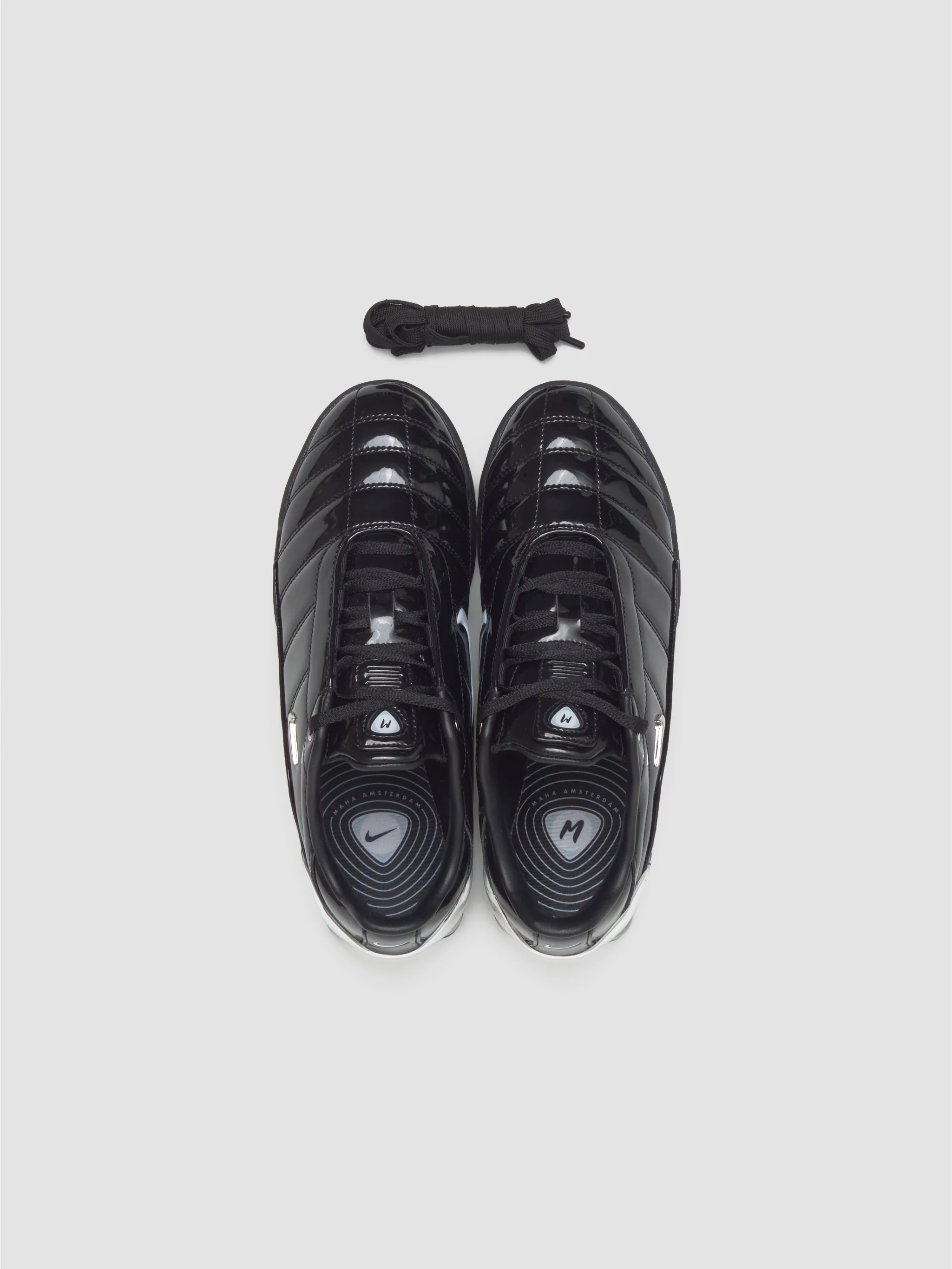 x Maha Amsterdam WMNS T90 Shox Magia SP Sneaker in Black & Metallic Silver - Image 3