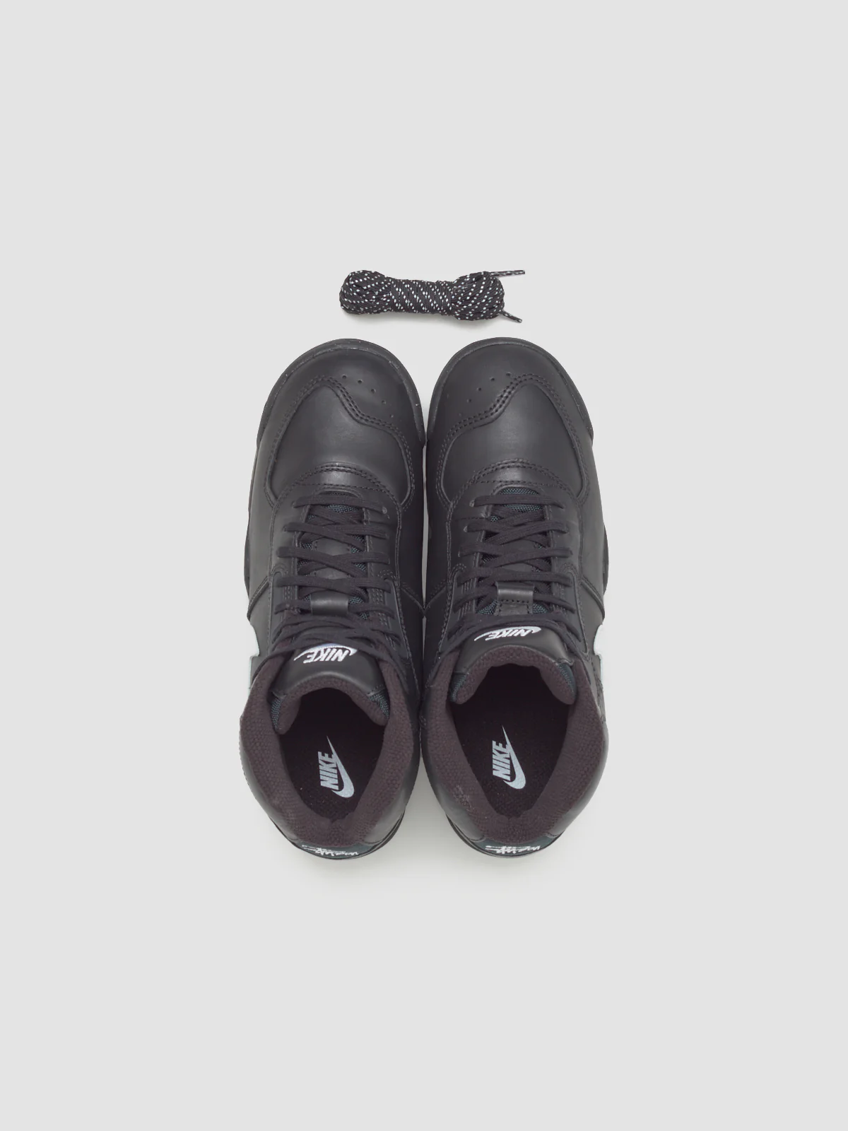 x Stüssy Air Baltoro SP Sneaker in Black & White - Image 3