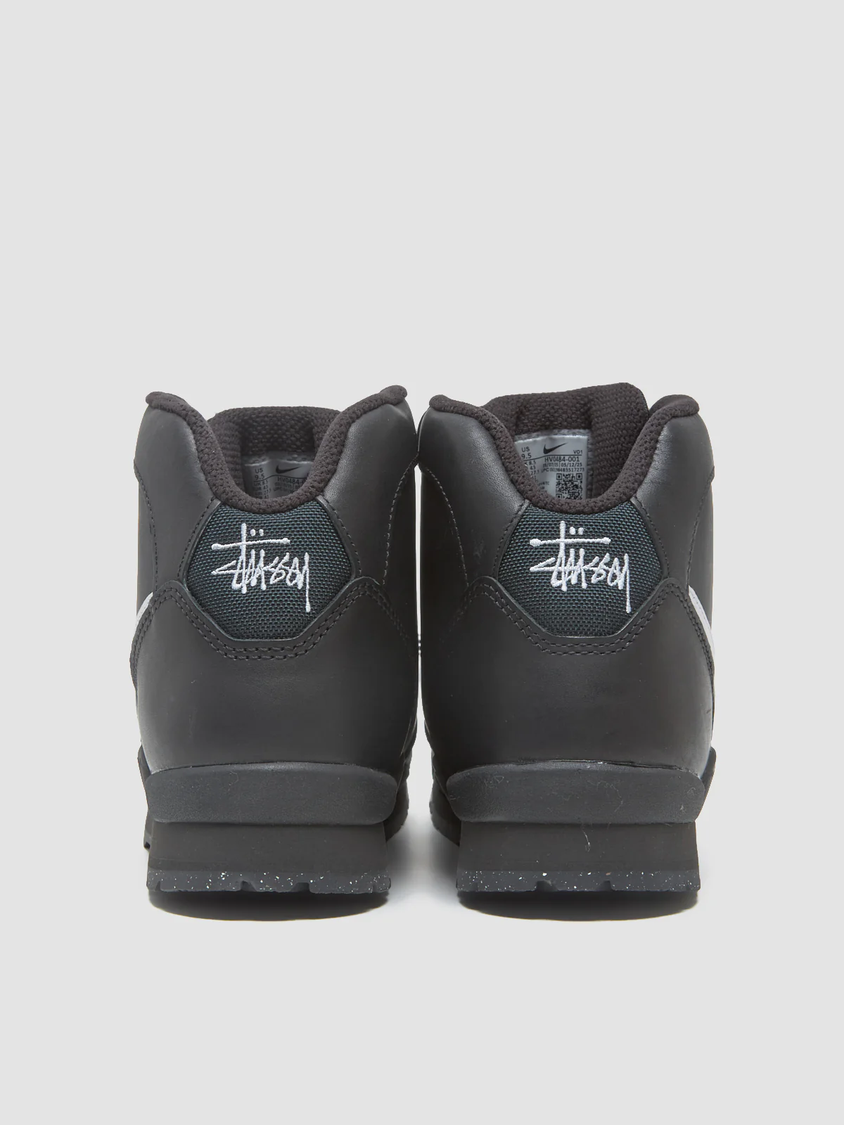 x Stüssy Air Baltoro SP Sneaker in Black & White - Image 4
