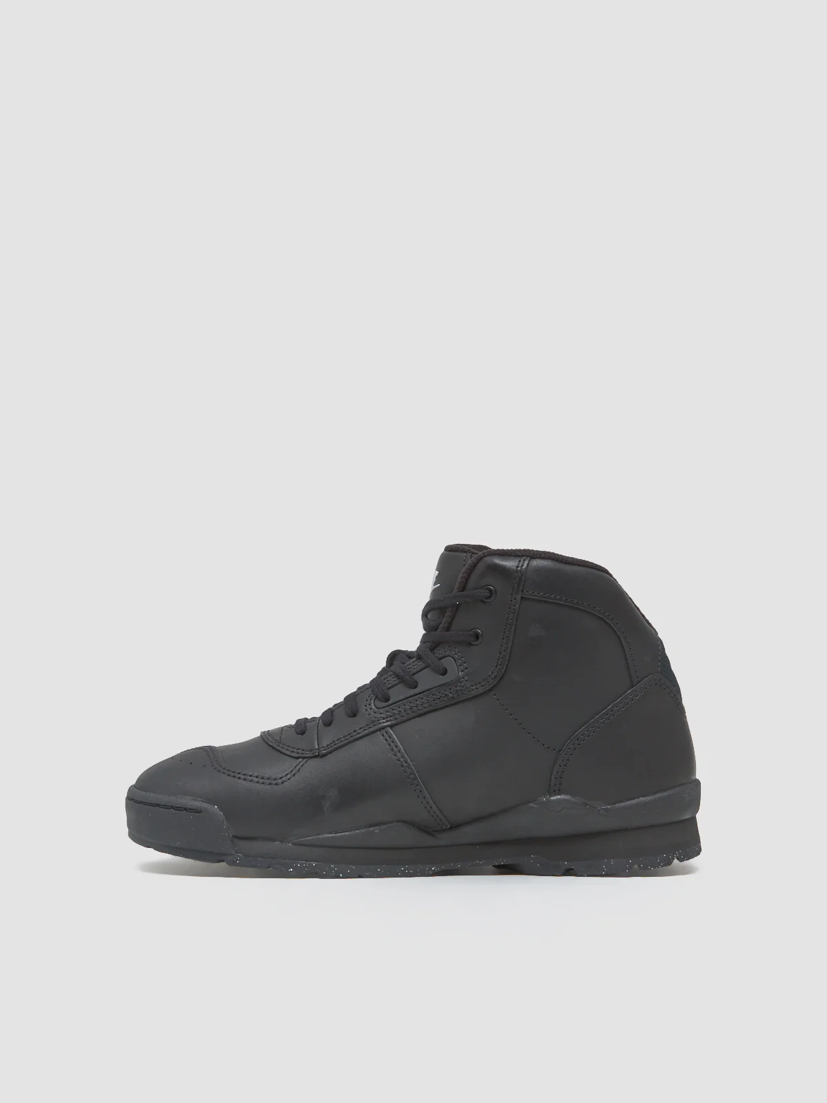 x Stüssy Air Baltoro SP Sneaker in Black & White - Image 6